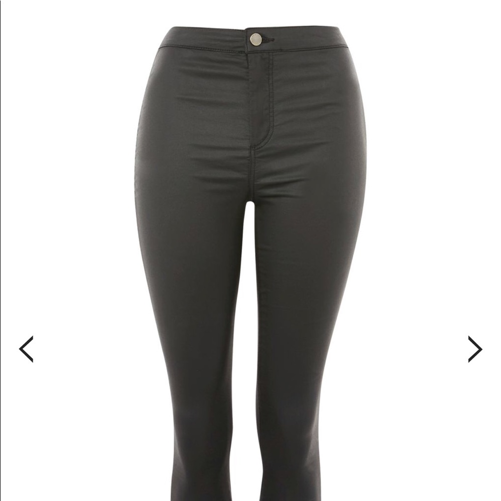 ❗️❗️SALE❗️❗️TopShop Black Petite Coated Jeans